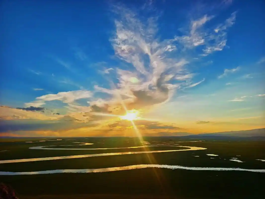 Scenic road trip through Xinjiang countryside