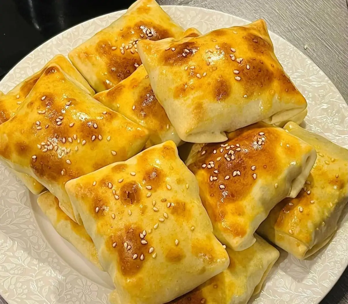 Freshly baked roasted buns sold at a scenic-area rest stop in Xinjiang