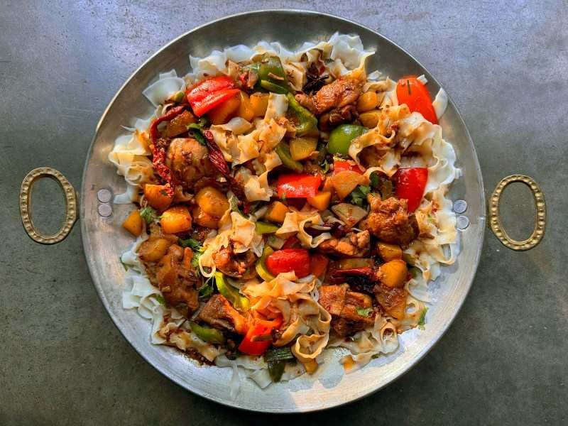 Big Plate Chicken (Dapanji) landscape, Xinjiang dapanji guide Xinjiang